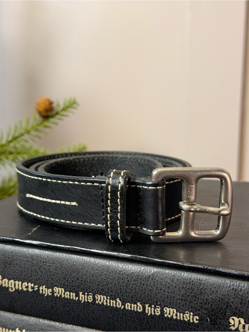 ROOTS Vintage Genuine Leather Thick Stitching Silver Toned Buckle Unisex 34